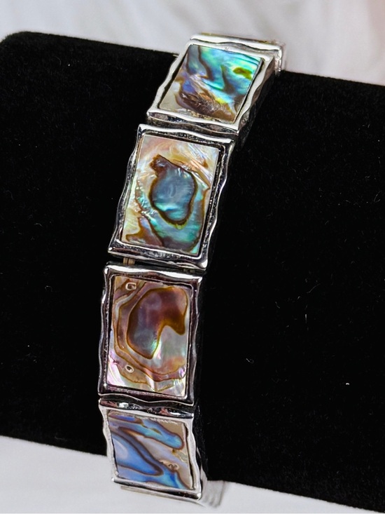 Jewelry - Beautiful vintage Silvertone abalone stretch bracelet